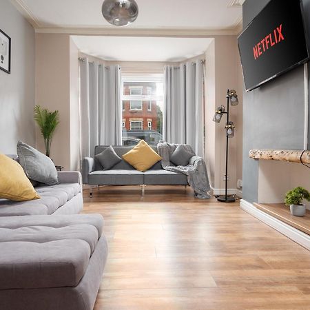 Modern & Spacious - Pool Table - Free Parking - Sleeps 10 Mánchester Exterior foto