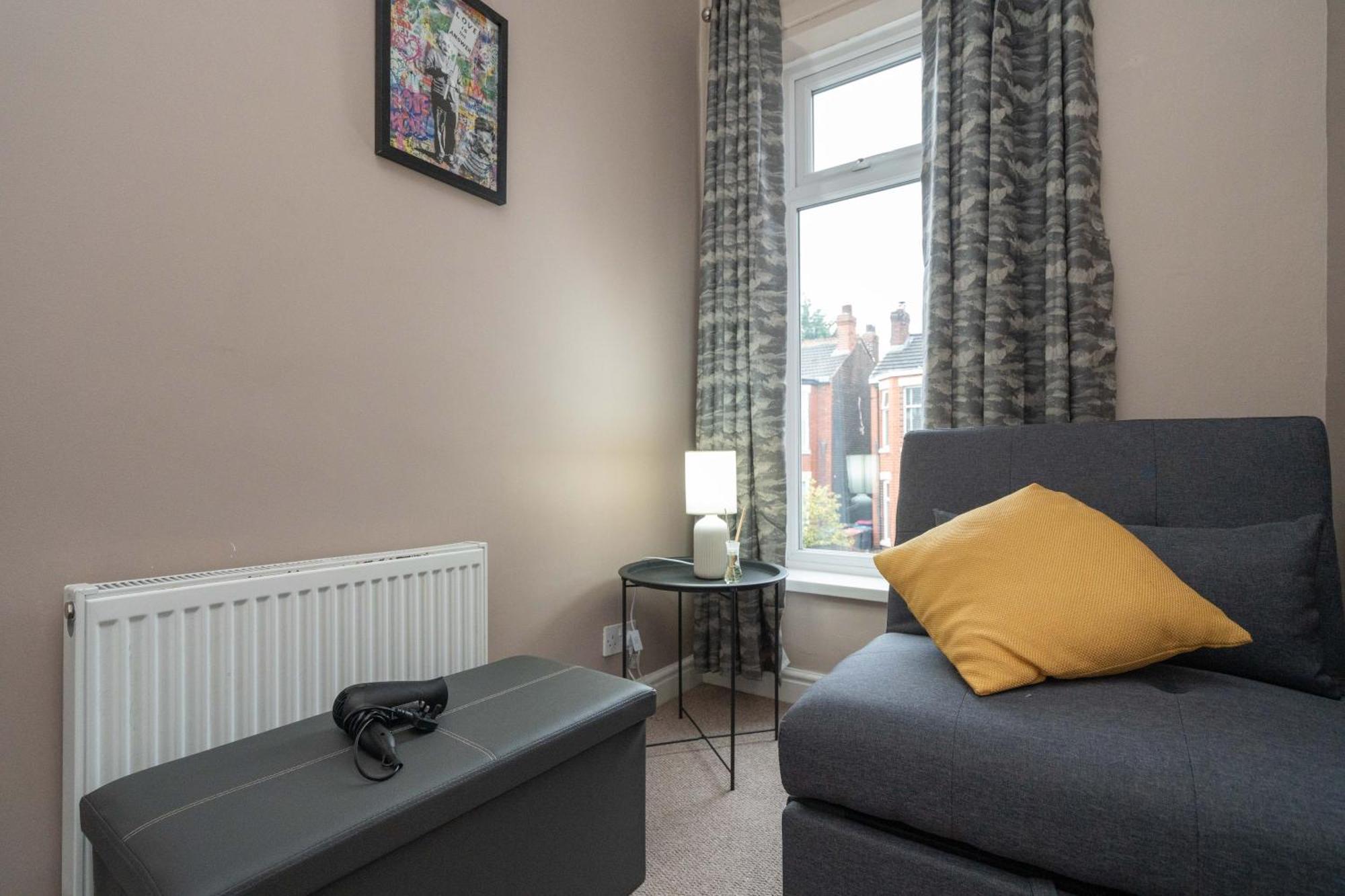 Modern & Spacious - Pool Table - Free Parking - Sleeps 10 Mánchester Exterior foto