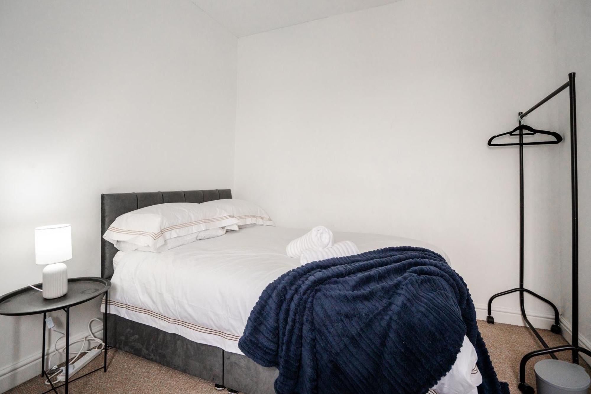 Modern & Spacious - Pool Table - Free Parking - Sleeps 10 Mánchester Exterior foto