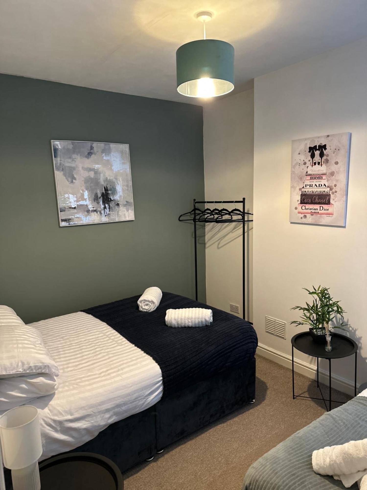 Modern & Spacious - Pool Table - Free Parking - Sleeps 10 Mánchester Exterior foto
